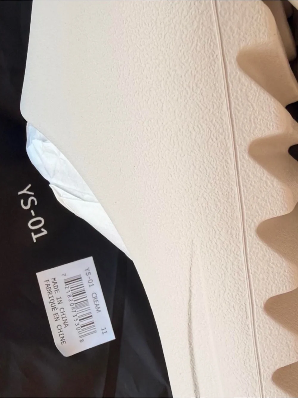 Yeezy Slide size 11 Sandals in Off-White/Cream